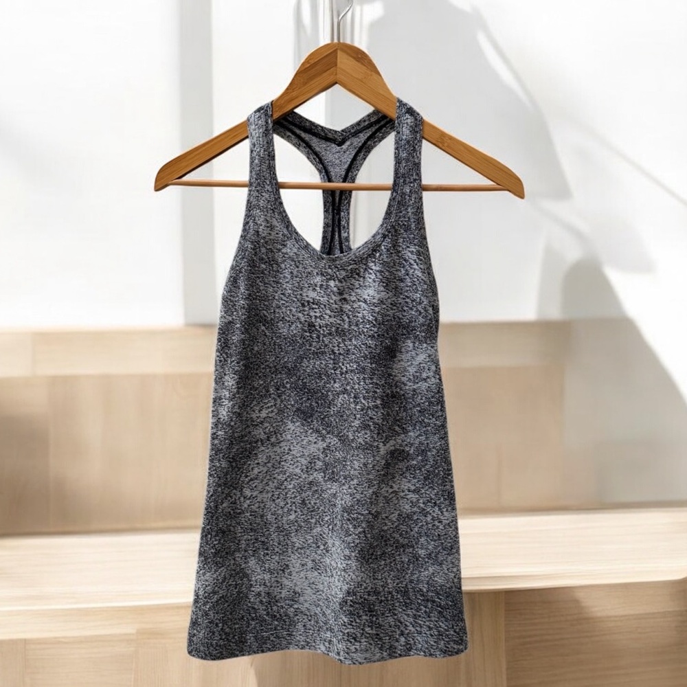 Women’s Lululemon Stretchy Racerback Tank Top! Grey Black White Design! Size 6!